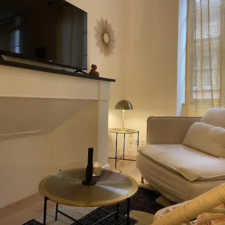 Secret De Champollion, Centre Apartman